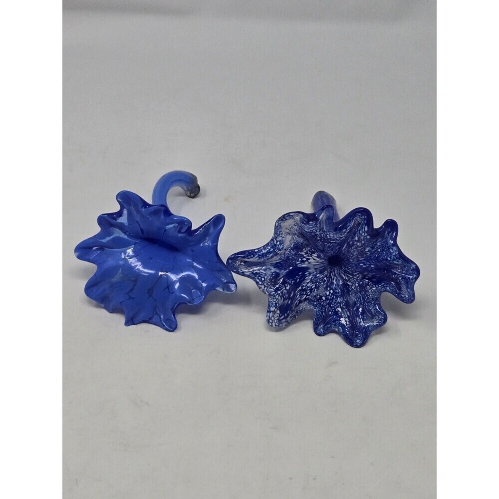 VINTAGE ART GLASS FLOWER FLORAL SCULPTURE HOME DECOR DECORATION BLUE & WHITE